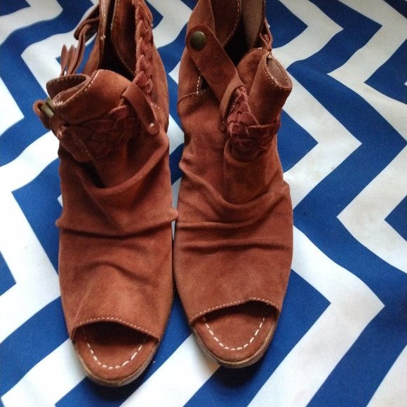 Sundance Suede booties - Picture 1 of 7